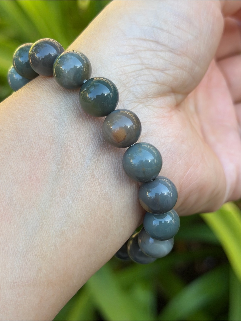 11mm Stretchable Green Alashan Agate Bracelet 2461 - Picture 5 of 8
